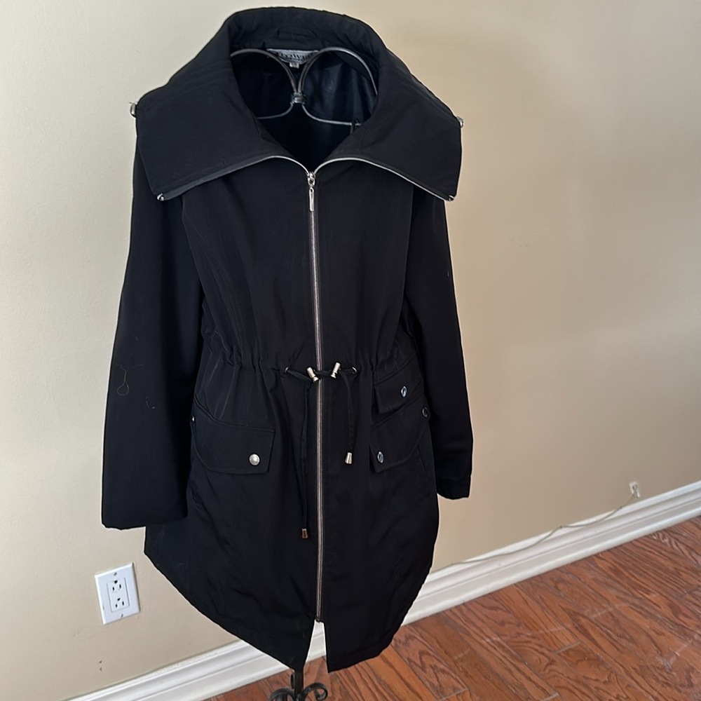 Trench coat ,black,by London Fog,sized